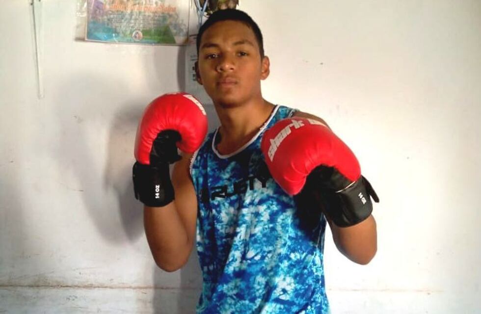 Un joven boxeador salteño busca hacer historia en México