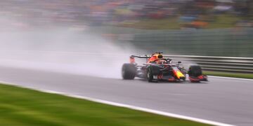 Verstappen dominó en el agua con Red Bull.