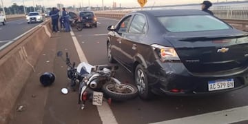 Dos autos y una moto chocaron en el acceso Sur de Posadas.