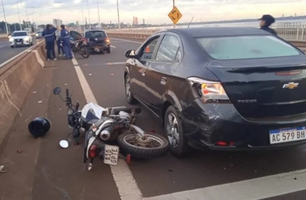 Dos autos y una moto chocaron en el acceso Sur de Posadas