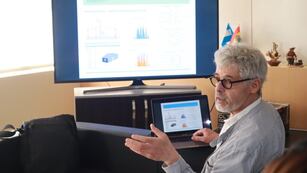 El arquitecto y consultor en ecología urbana Daniel Kaufmann, durante su exposición en La Quiaca.