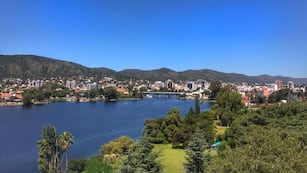 Anticipan otra jornada con sol a pleno y libre de nubes en Carlos Paz.
