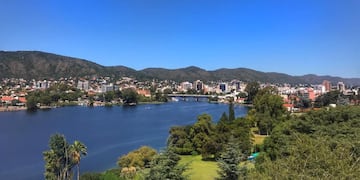 Anticipan otra jornada con sol a pleno y libre de nubes en Carlos Paz.