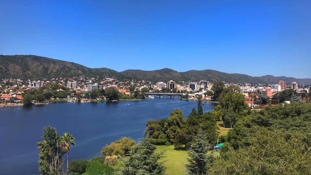 Anticipan otra jornada con sol a pleno y libre de nubes en Carlos Paz.