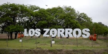 Los Zorros está ubicada a unos 116 km de Córdoba.