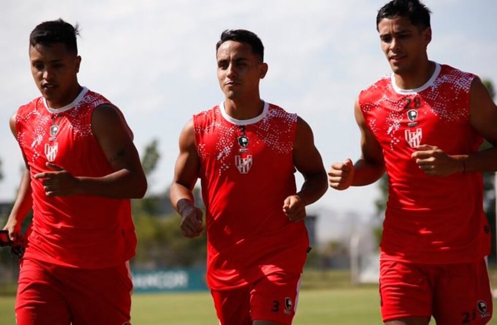 Sebastián Corda: la pulseada entre los laterales de Instituto y la virtud de poner “mucha gente en el área rival”