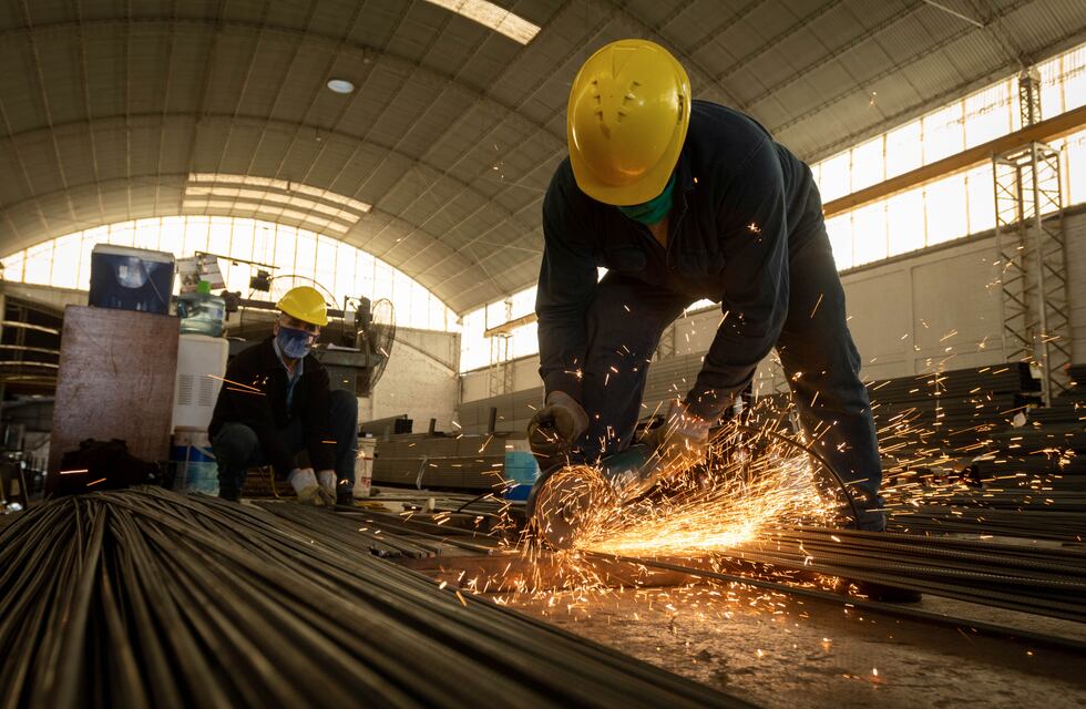 El Gobierno extendió la prohibición de los despidos por 90 días y la doble indemnización hasta fin de año