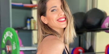 Cinthia Fernández apostó a una enteriza metalizada
