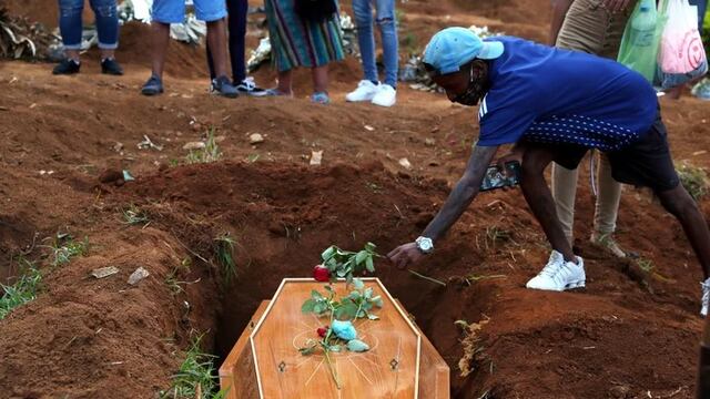 Brasil superó este miércoles las 300.000 muertes por la pandemia de la covid-19