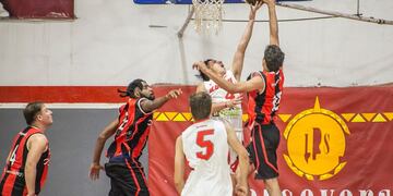 Oficial de Básquet: Argentino venció a Alumni de Orense. (Foto: Zona Naranja TA)