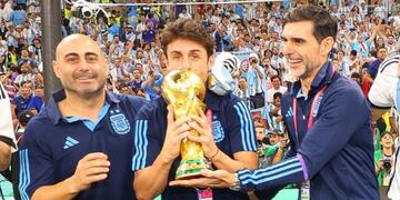 Pablo Aimar, campeón del mundo como integrante del cuerpo técnico de la Selección argentina (La Voz).