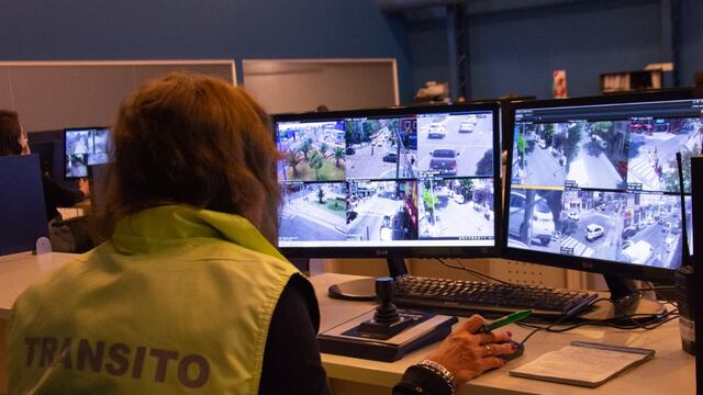 Se observan cada uno de los corredores viales que están incluidos en esta fase del programa. En su mayoría se basan en estacionar en doble fila y el giro a la izquierda en avenidas.
