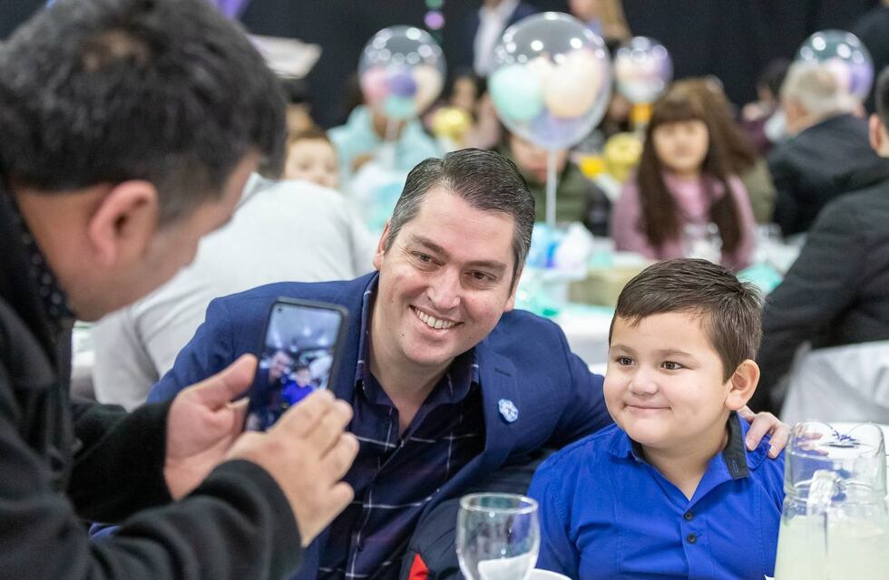 El intendente Martín Pérez compartió un agasajo con riograndenses nacidos el 11 de Julio