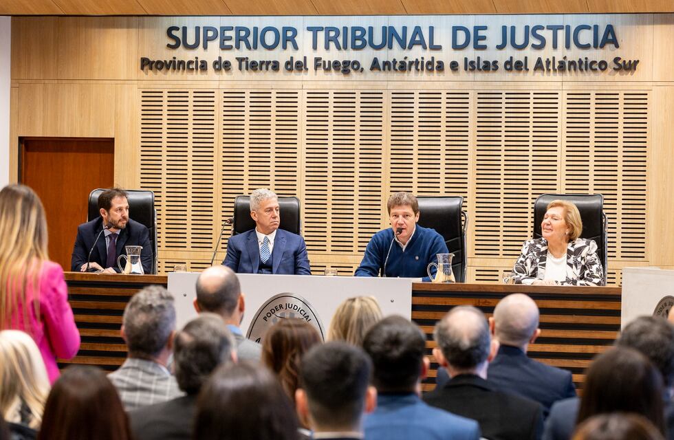 ”En estos tiempos complejos, es fundamental cuidar y defender la institucionalidad”