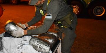 Partió de Puerto Iguazú con seis kilogramos de marihuana en su valija