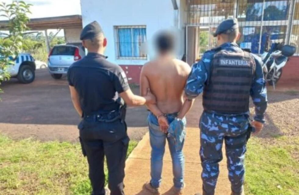 Subió a un taxi y le robó el celular al chofer en Alem