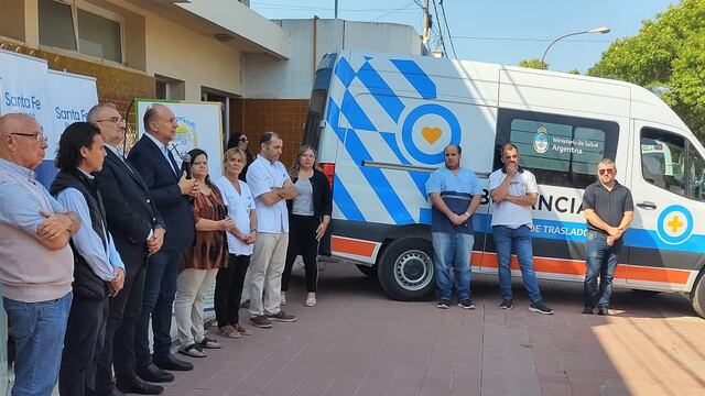 Perotti entregó una ambulancia a María Juana