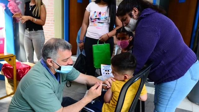 Los menores entre 3 y 11 años, con 52% por ciento de vacunados (José Hernández/ La Voz).