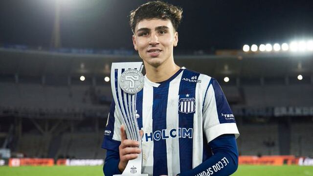 El juvenil marcador central Santiago Fernández, de lo mejor que mostró Talleres.