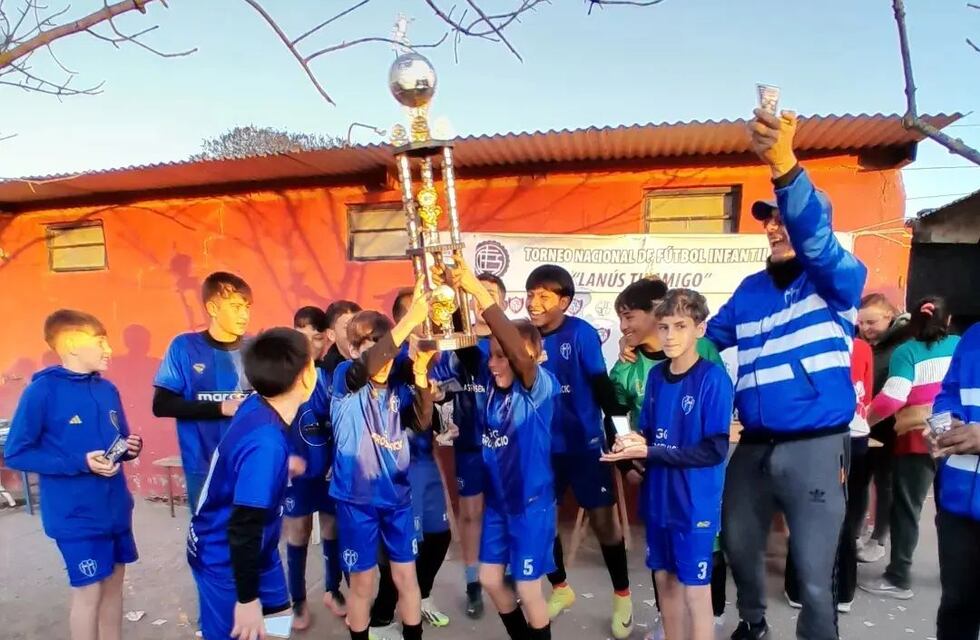 Organizado por el Sportivo 24 de Septiembre se realizó el torneo de fútbol infantil “Lanús tu amigo”