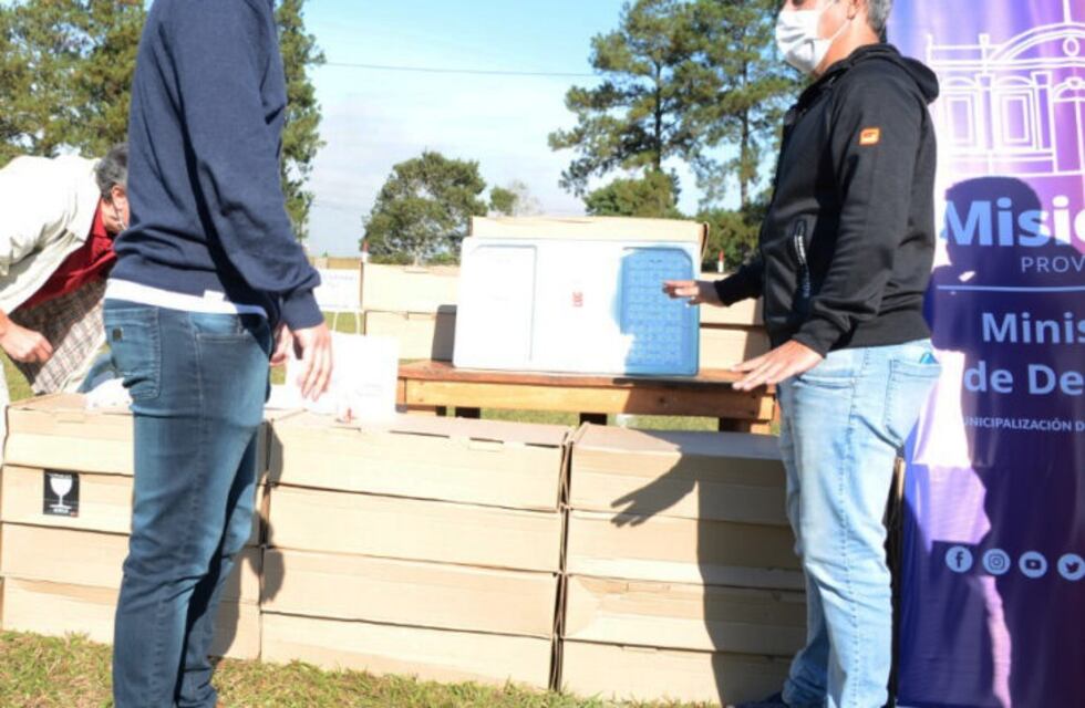 San Javier recibió luminarias LED para su polideportivo