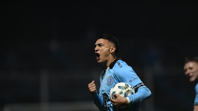 Matías Suárez y uno de sus dos goles convertidos en este regreso a Belgrano, frente a Unión (Facundo Luque / La Voz)