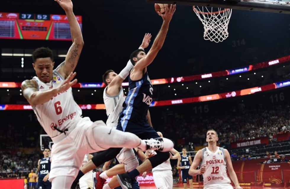 Argentina aplastó 91-65 a Polonia y se aseguró el primer puesto del Grupo I