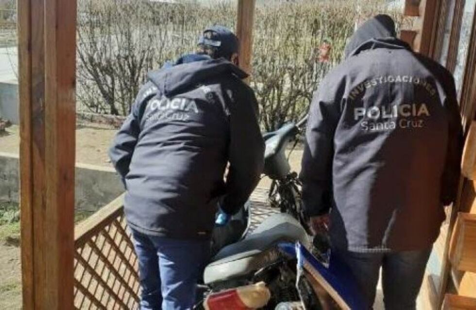 El Calafate: tras una denuncia en agosto, se realizó un allanamiento y recuperan una moto