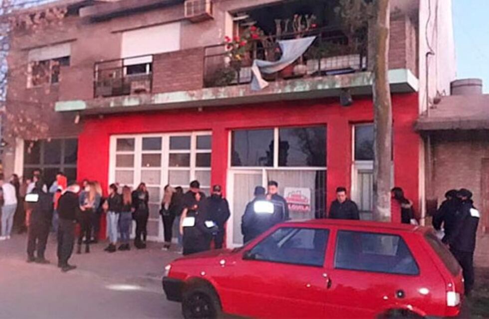 Una fiesta clandestina en Santa Rosa terminó con 81 jóvenes demorados