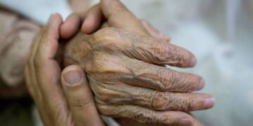 Nueve abuelas que tienen como residencia habitual el Pensionado Quiroz, Maipú\u002E