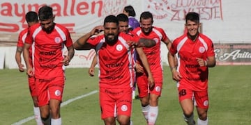 Maximiliano Herrera fue el autor del gol con el cual Huracán Las Heras derrotó a Estudiantes de San Luis\u002E