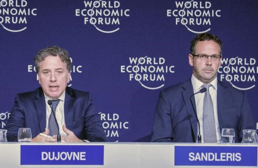 Investigan si el Gobierno alentó la disparada del dólar tras las PASO