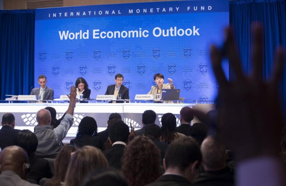 El FMI pronosticó que la Argentina crecerá 2,5 por ciento en 2018 y pidió más ajuste fiscal