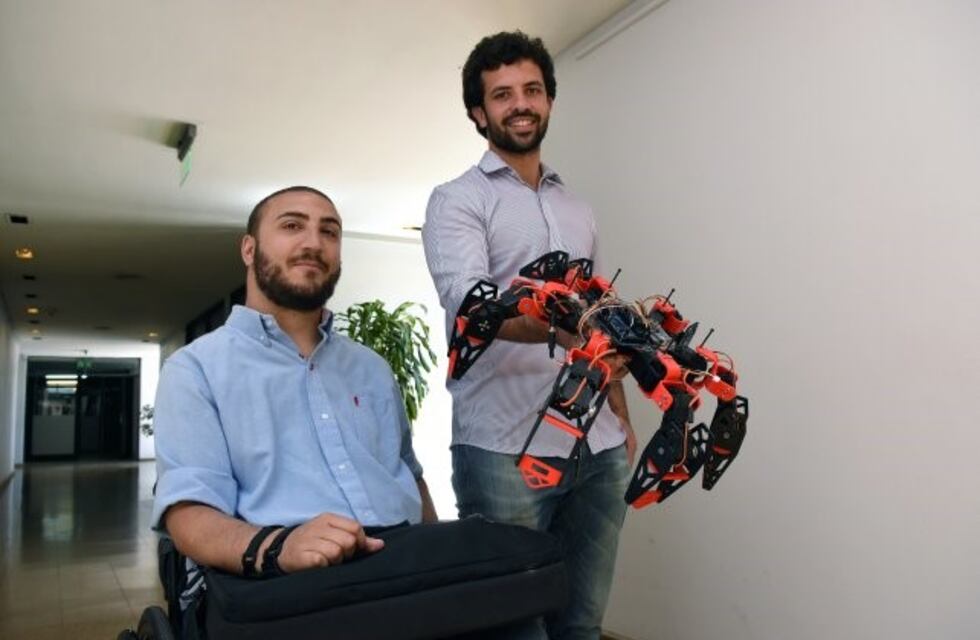 Mendocinos diseñan robot capaz de moverse en terrenos inaccesibles para el hombre