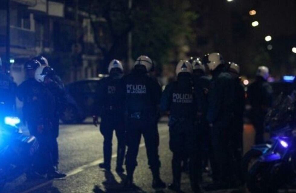 Tras la toma de rehenes en Caballito, habló un testigo: "No quería que mis viejos me vieran con un fierro en la cabeza"