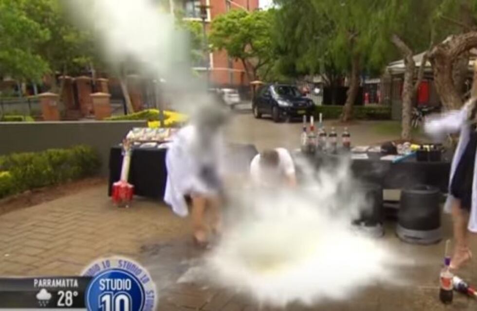 Casi muere en vivo por mezclar una gaseosa con nitrógeno