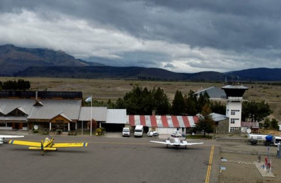 Cerraron los aeropuertos de Chapelco, Ushuaia y Bariloche por fuertes nevadas