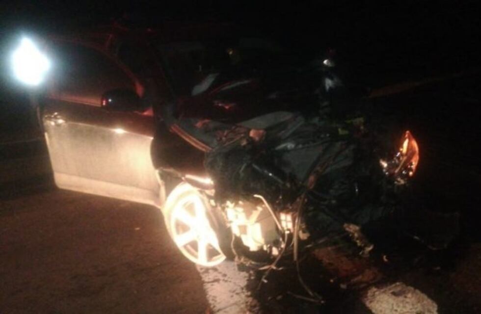 Ruta 51: un auto chocó contra un tren