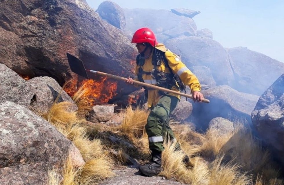 La Municipalidad de Tafí del Valle y Defensa Civil trabajan en conjunto para sofocar los incendios en los valles