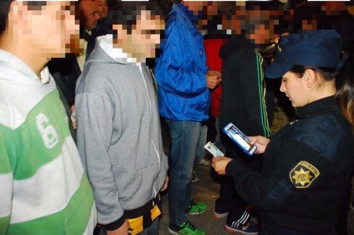 La policu00eda de Santa Fe implementu00f3 el sistema Tribuna Segura en la cancha de Rosario Central.