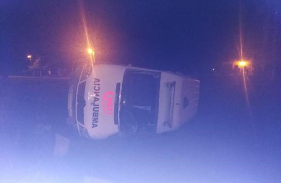 Una ambulancia que trasladaba a una embarazada, atropello y mató a un hombre en la zona de Los Aguirre