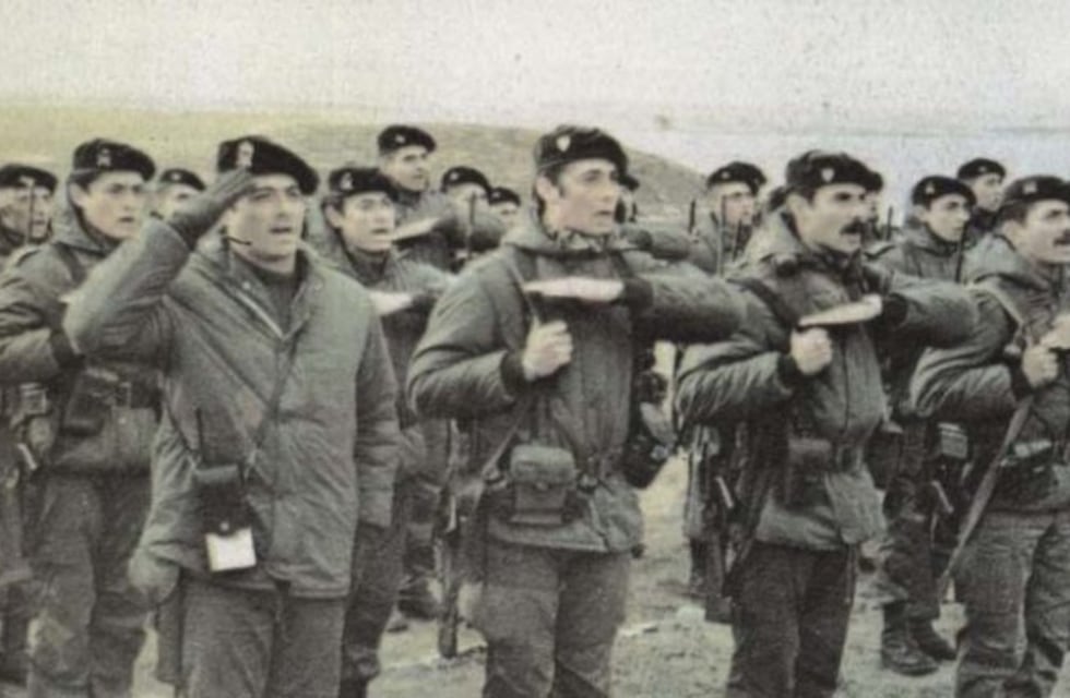 Amistad sin guerra: dos soldados rivales que se encuentran como ex combatientes