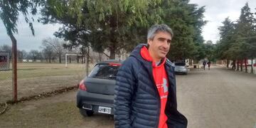 Con ganas de asumir ya\u002E Gómez fue presentado en Instituto, pero Demaría sigue al frente hasta el final del torneo\u002E