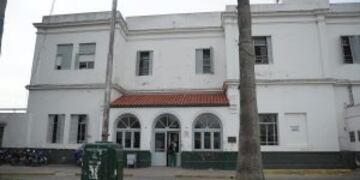 La vu00edctima del asalto y su agresor ingresaron al Hospital Roque Su00e1enz Peu00f1a poco antes de la medianoche.