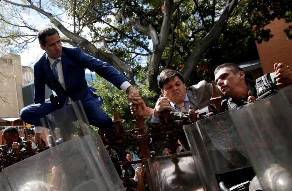 Venezuela: Juan Guaidó denunció "golpe de Estado parlamentario" tras la elección del nuevo presidente de la Asamblea Nacional