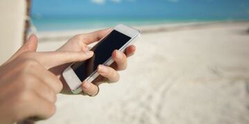 Smartphone playa (Thinkstockphotos)