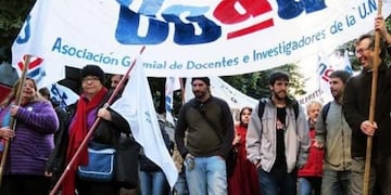 Coad votó la moción de 48 horas de paro\u002E