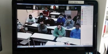 Clases virtuales en la cárcel de Villa Floresta