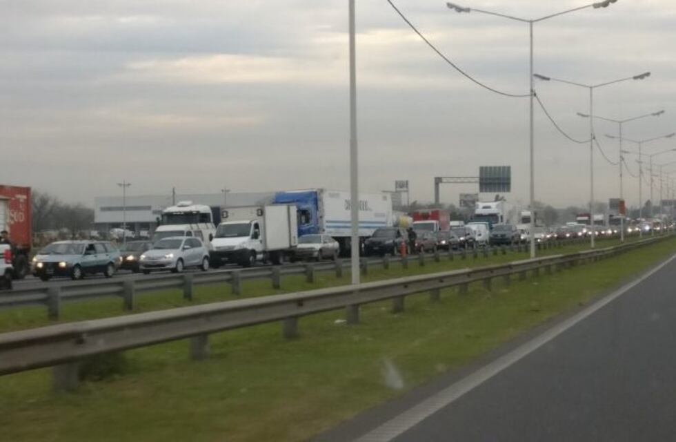 Creen que alteraron la escena del tramo de Circunvalación donde falleció un motociclista