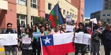El Consulado de Chile en Comodoro, fue escenario de manifestaciones